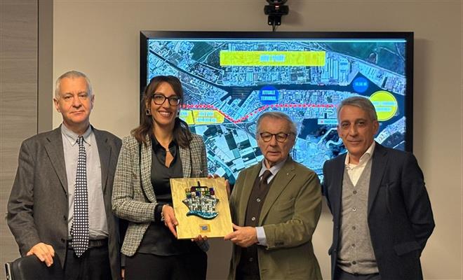 In visita al TCR il nuovo direttore regionale delle Dogane Teresa Rosaria De Luca